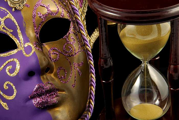 Fotolia 15520591 - Time in disguise