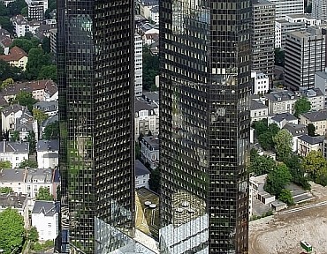 © Raimond Spekking - Deutsche-Bank-Hochhaus Frankfurt am Main - CC-BY-SA-3.0 (Wikimedia Commons)