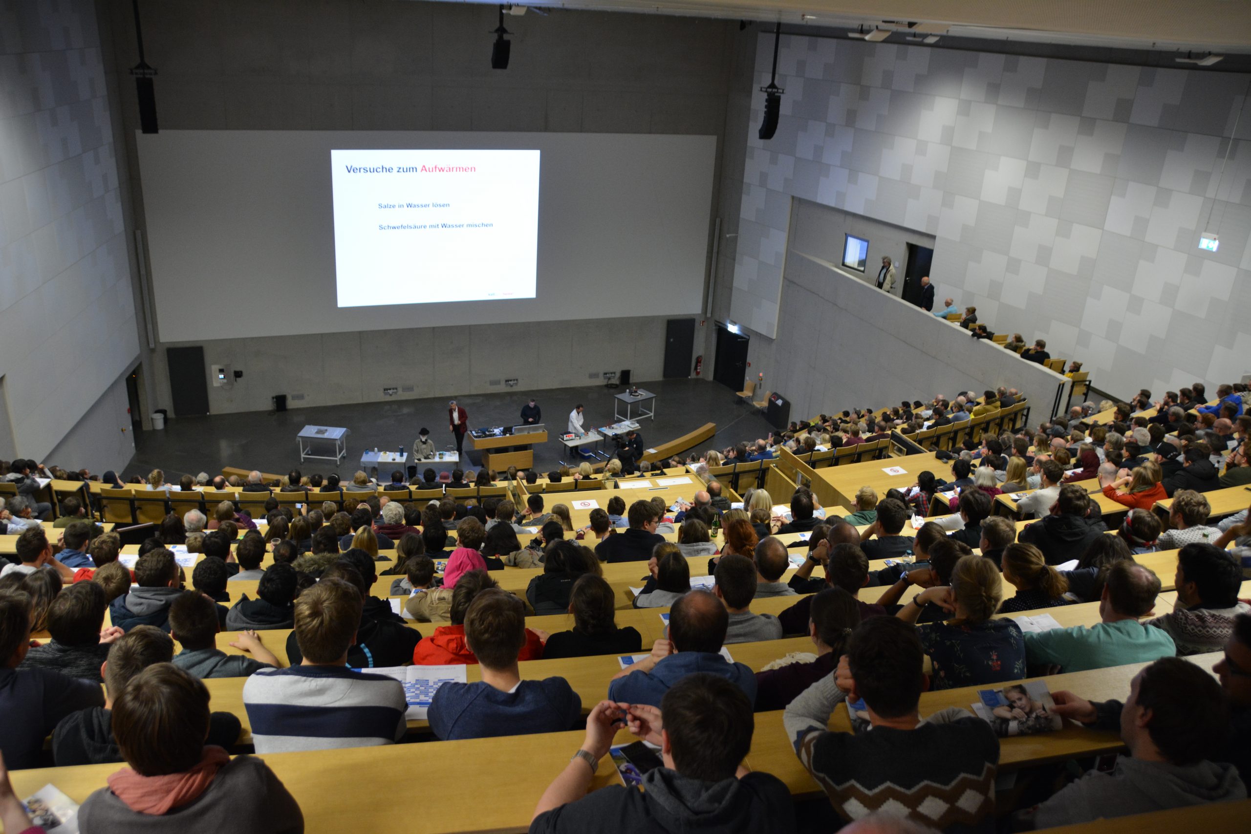 nima j72 - Hörsaal_H02_der_RWTH_Aachen_bei_der_Wissenschaftsnacht_am_10.11.2017_3-Wikipedia