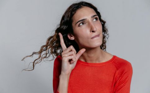 Frau - Denken - Blicken